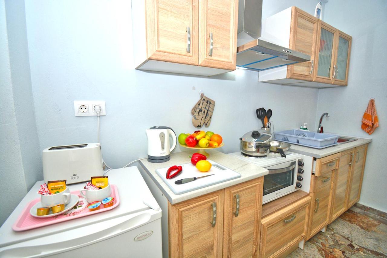 Mike's Apartment *